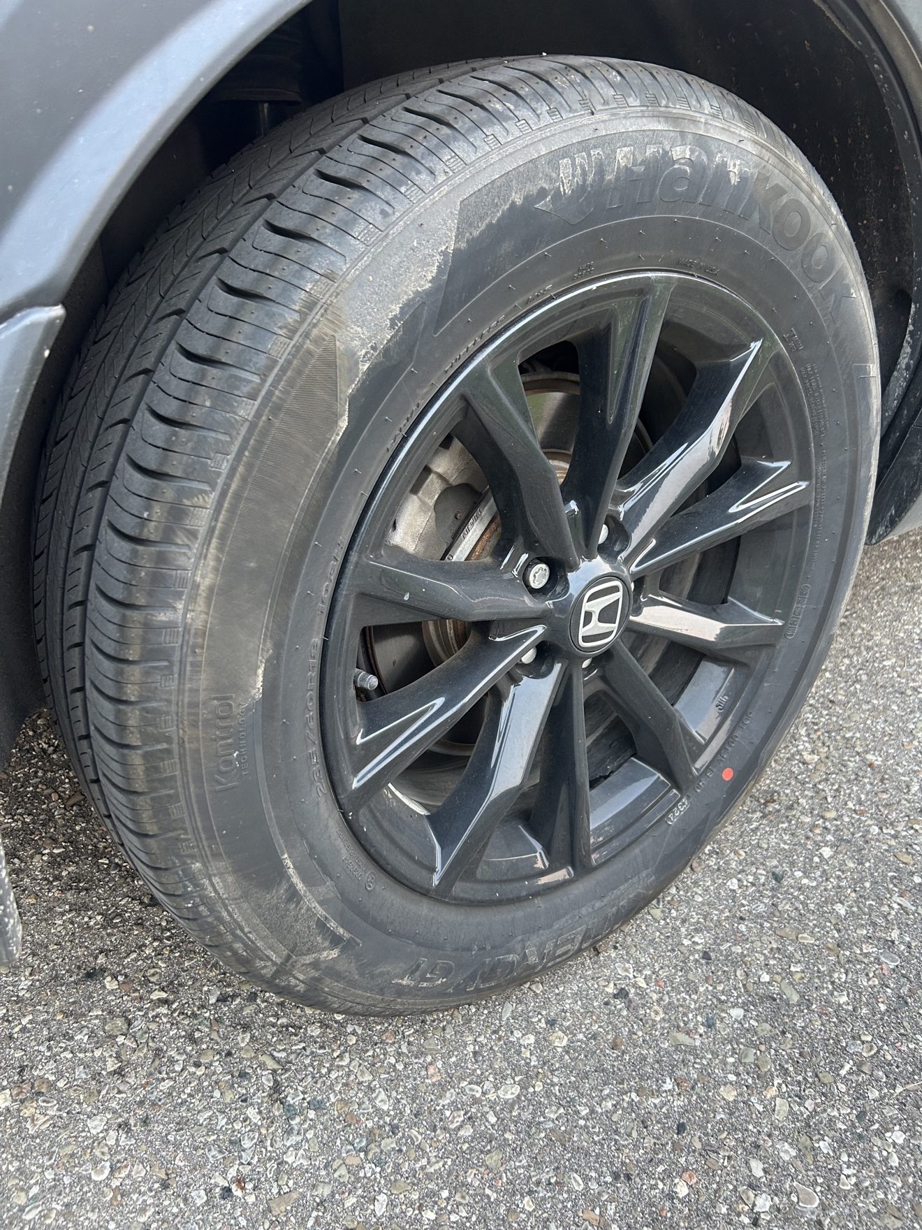 Honda wheel before detailing